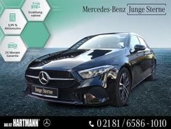 Kosmosschwarz metallic Gebraucht 2024 Mercedes A180 Progressive Limousine | 27.680 € (Guter Preis)