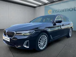 Schwarz Gebraucht 2022 BMW 530 Kombi | 44.399 € (Fairer Preis)