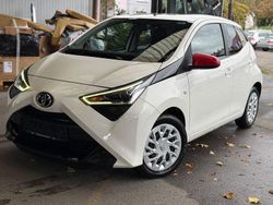 Weiß Gebraucht 2018 Toyota Aygo X-play Kleinwagen | 4.700 € (Fairer Preis)