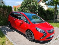 Rot Gebraucht 2013 Opel Zafira Van / Kleinbus | 5.600 € (Guter Preis)