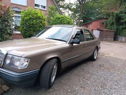 Gold Gebraucht 1987 Mercedes 200 Limousine | 6.850 €