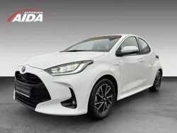 Weiß Gebraucht 2020 Toyota Yaris Club Limousine | 18.950 € (Fairer Preis)