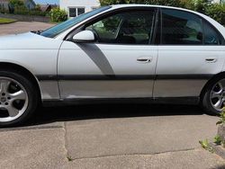 Weiß Gebraucht 1999 Opel Omega Limousine | 1.000 € (Superpreis)