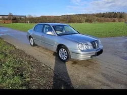 Kia Opirus