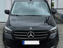 Schwarz Gebraucht 2023 Mercedes T180 Progressive Van / Kleinbus | 28.500 € (Fairer Preis)