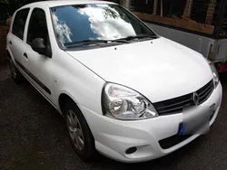 Weiß Gebraucht 2011 Renault Clio II Kleinwagen | 2.900 €