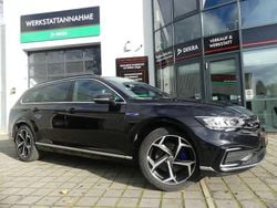 Deep black perleffek (metallic) Gebraucht 2022 VW Passat GTE Kombi | 23.800 € (Guter Preis)