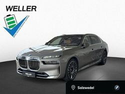 Grau Gebraucht 2024 BMW 750e Comfort Edition Limousine | 96.950 € (Fairer Preis)