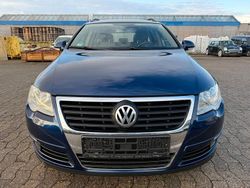 Blau Gebraucht 2006 VW Passat Kombi | 2.200 € (Etwas zu teuer)