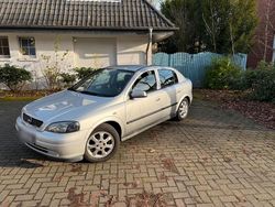 Silber Gebraucht 2004 Opel Astra Enjoy Limousine | 2.499 € (Fairer Preis)