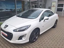 Perlmutt weiß metallic Gebraucht 2012 Peugeot 308 CC Roland Garros Cabrio | 10.980 € (Teuer)
