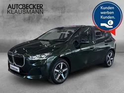 Gruen Gebraucht 2024 BMW 223 Active Tourer Luxury Line Van / Kleinbus | 38.589 € (Fairer Preis)