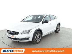 Weiß Gebraucht 2016 Volvo S60 CC Momentum Limousine | 16.590 €