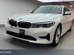 Alpinweiss Gebraucht 2022 BMW 318 Sport Line Kombi | 25.499 € (Guter Preis)
