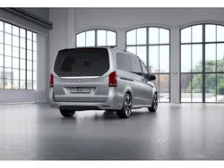 Silber Gebraucht 2022 Mercedes EQV300 Avantgarde Van / Kleinbus | 58.770 € (Teuer)