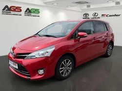 Rot Gebraucht 2013 Toyota Verso Life Van / Kleinbus | 11.990 € (Fairer Preis)