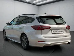 Silber Gebraucht 2023 Ford Focus ST-Line Kombi | 26.199 € (Fairer Preis)