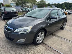 Grau Gebraucht 2011 Opel Astra Design Edition Limousine | 3.750 € (Fairer Preis)