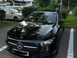 Schwarz Gebraucht 2019 Mercedes A180 AMG line Limousine | 18.000 € (Superpreis)