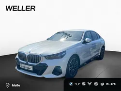Weiss Gebraucht 2024 BMW 520 Shadowline Limousine | 49.450 € (Guter Preis)