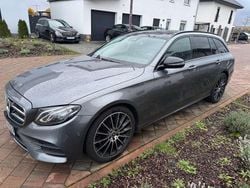 Grau Gebraucht 2020 Mercedes E400 AMG line Kombi | 33.500 € (Guter Preis)