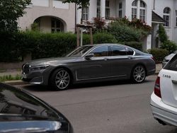 Grau Gebraucht 2019 BMW 750 Limousine | 45.000 € (Superpreis)