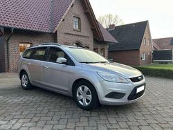 Silber Gebraucht 2011 Ford Focus Kombi | 3.990 € (Fairer Preis)