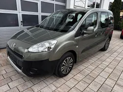 Grau Gebraucht 2013 Peugeot Partner Tepee Active Van / Kleinbus | 8.500 € (Fairer Preis)