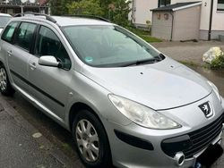 Grau Gebraucht 2006 Peugeot 307 Kombi | 2.200 €