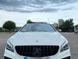 Weiß Gebraucht 2017 Mercedes CLA200 AMG line Coupé | 22.000 € (Teuer)