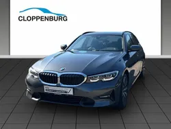 Grau Gebraucht 2022 BMW 320 Sport Line Kombi | 28.900 € (Guter Preis)