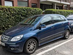Blau Gebraucht 2009 Mercedes B170 Van / Kleinbus | 4.400 € (Guter Preis)