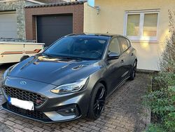 Grau Gebraucht 2020 Ford Focus Performance Edition Limousine | 20.590 € (Guter Preis)