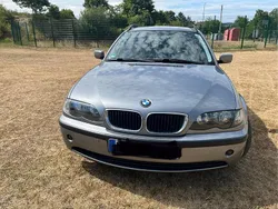 Silber Gebraucht 2004 BMW 318 Kombi | 2.750 €