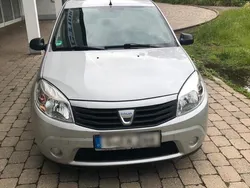 Silber Gebraucht 2009 Dacia Sandero Kleinwagen | 1.400 € (Fairer Preis)