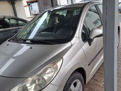 Beige Gebraucht 2009 Peugeot 207 Kombi | 2.150 € (Teuer)