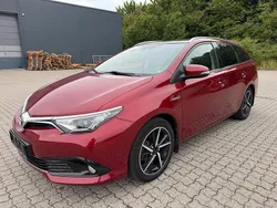 Rot Gebraucht 2017 Toyota Auris Kombi | 11.100 € (Fairer Preis)