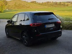 Schwarz Gebraucht 2020 Mercedes B250e AMG line Van / Kleinbus | 25.700 € (Fairer Preis)
