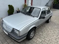 Silber Gebraucht 1988 Opel Ascona Limousine | 4.750 €
