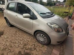 Silber Gebraucht 2012 Daihatsu Charade Kleinwagen | 2.700 €