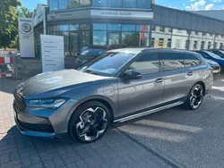 Grau Neu 2025 Skoda Superb SportLine Kombi | 49.990 €