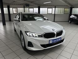 Weiß metallic Gebraucht 2023 BMW 320 Kombi | 35.390 € (Fairer Preis)