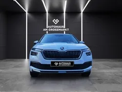 Weiss Gebraucht 2022 Skoda Kamiq Ambition SUV | 17.950 € (Guter Preis)