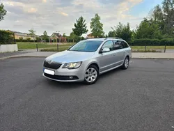 Silber Gebraucht 2013 Skoda Superb Kombi | 8.000 € (Guter Preis)