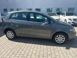 Grün Gebraucht 2005 VW Golf Plus Cross Comfortline Van / Kleinbus | 4.490 € (Fairer Preis)
