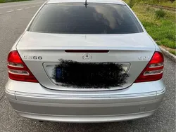 Silber Gebraucht 2006 Mercedes E200 Limousine | 4.450 €
