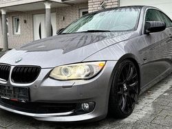 Grau Gebraucht 2010 BMW 325 Sport Line Coupé | 13.999 € (Fairer Preis)