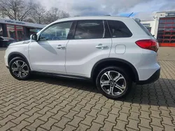 Cool white pearl metalic Gebraucht 2016 Suzuki Vitara SUV | 11.750 € (Fairer Preis)