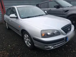 Grau Gebraucht 2004 Hyundai Elantra Kombi | 2.100 €