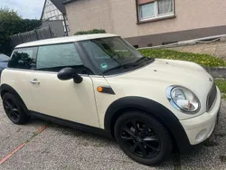 Weiß Gebraucht 2009 Mini ONE Kleinwagen | 5.000 € (Etwas zu teuer)